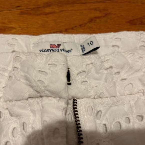 Vineyard Vines girls summer shorts - Picture 2 of 3